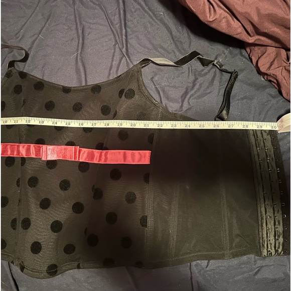 Black polka dot corset with adjustable straps and pink ribbon, size 14/16 - Picture 6 of 6